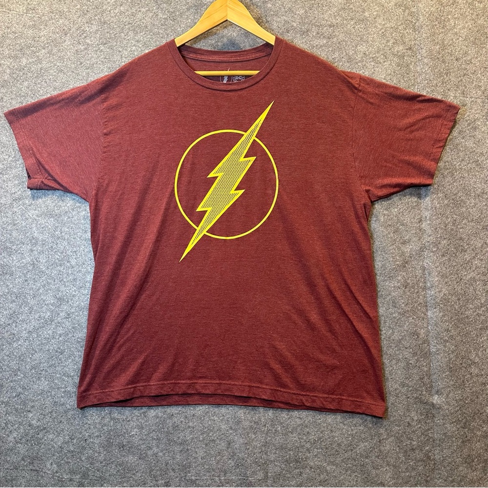 DC Comics The Flash Logo Graphic Tee Lightening Bolt Maroon Size XL